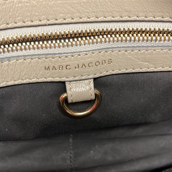 Marc Jacobs gray quilted leather bag with gold studs - Picture 10 of 11